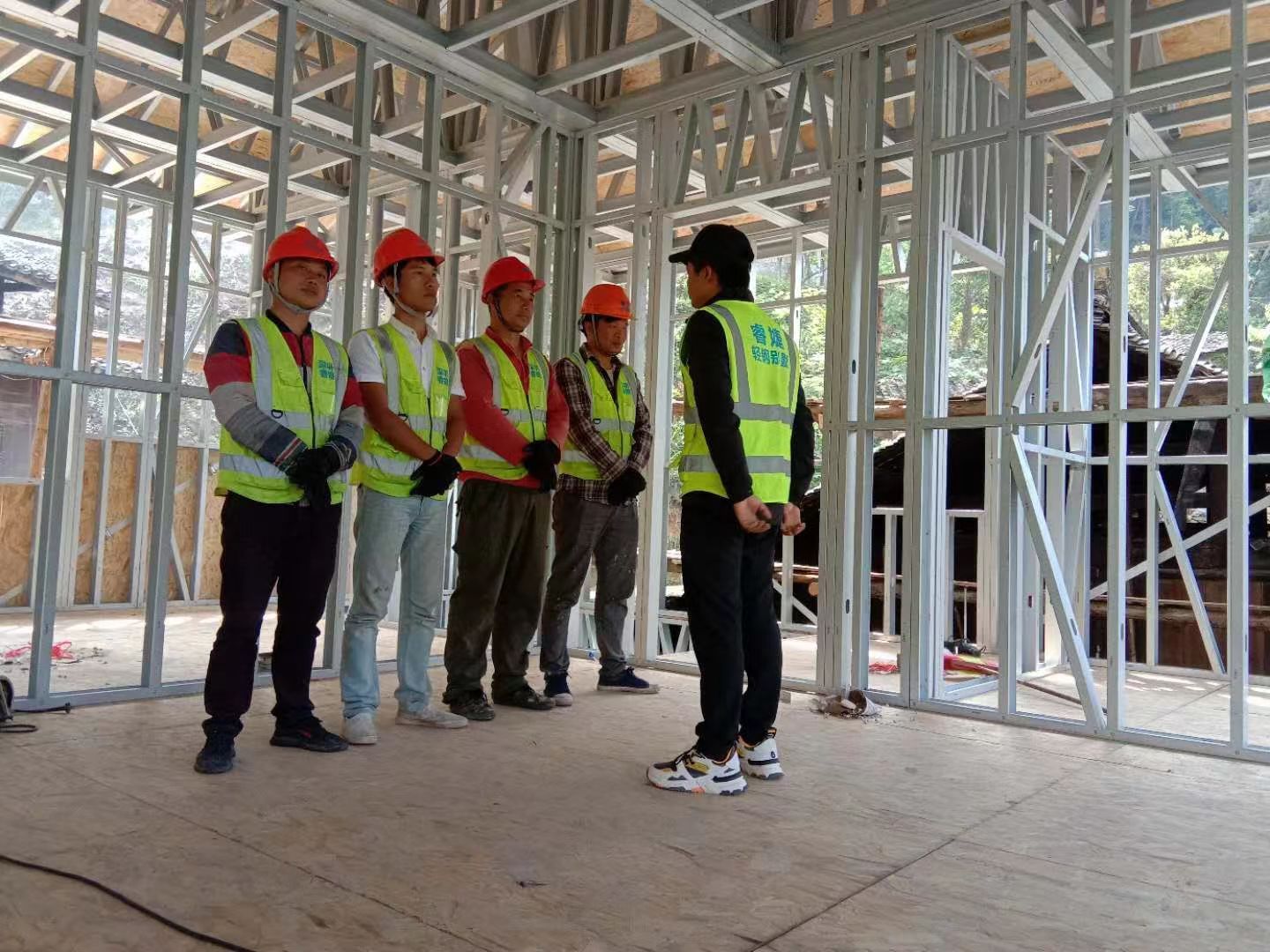 輕鋼別墅是否適合用于工廠建設？