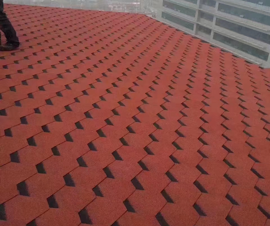 輕鋼房屋的屋頂用的是什么瓦？